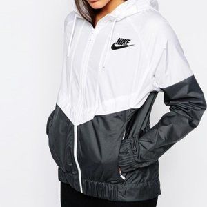 nike women's black and white windbreaker